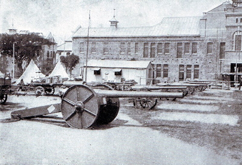 4-7 inch naval guns on Captain Percy Scott gun carriages at Durban used by the British at the Battle of Colenso on 15th December 1899 during the Boer War