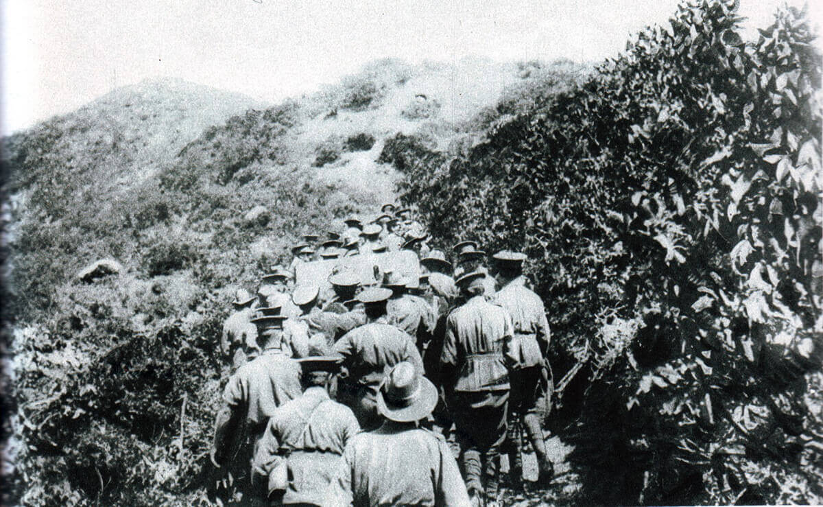 Australian troops hauling up the cliff the one 18 pounder field gun to be landed on 25th April 1915 at Anzac Cove on Gallipoli