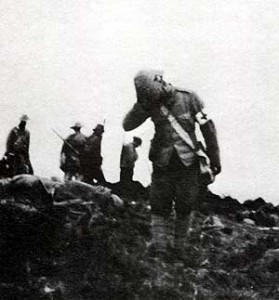 Searching for casualties after the Battle of Spion Kop