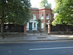 The front entrance of Remnantz, Henley Road, Marlow, home of the first military college.