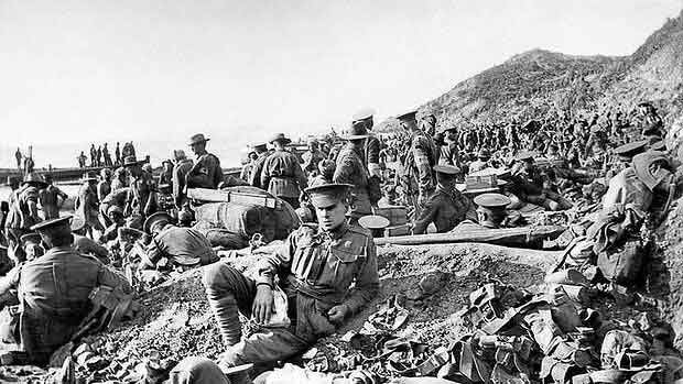 ANZAC troops on the beach at Anzac Cove on 25th April 1915: Gallipoli Part III, ANZAC landing on 25th April 1915 in the First World War