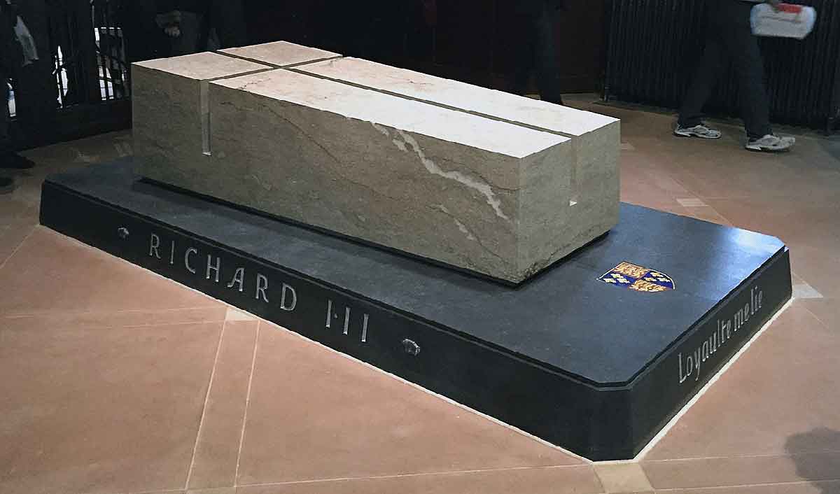 King Richard III's tomb in Leicester Cathedral: Battle of Bosworth Field on 22nd August 1485 in the Wars of the Roses