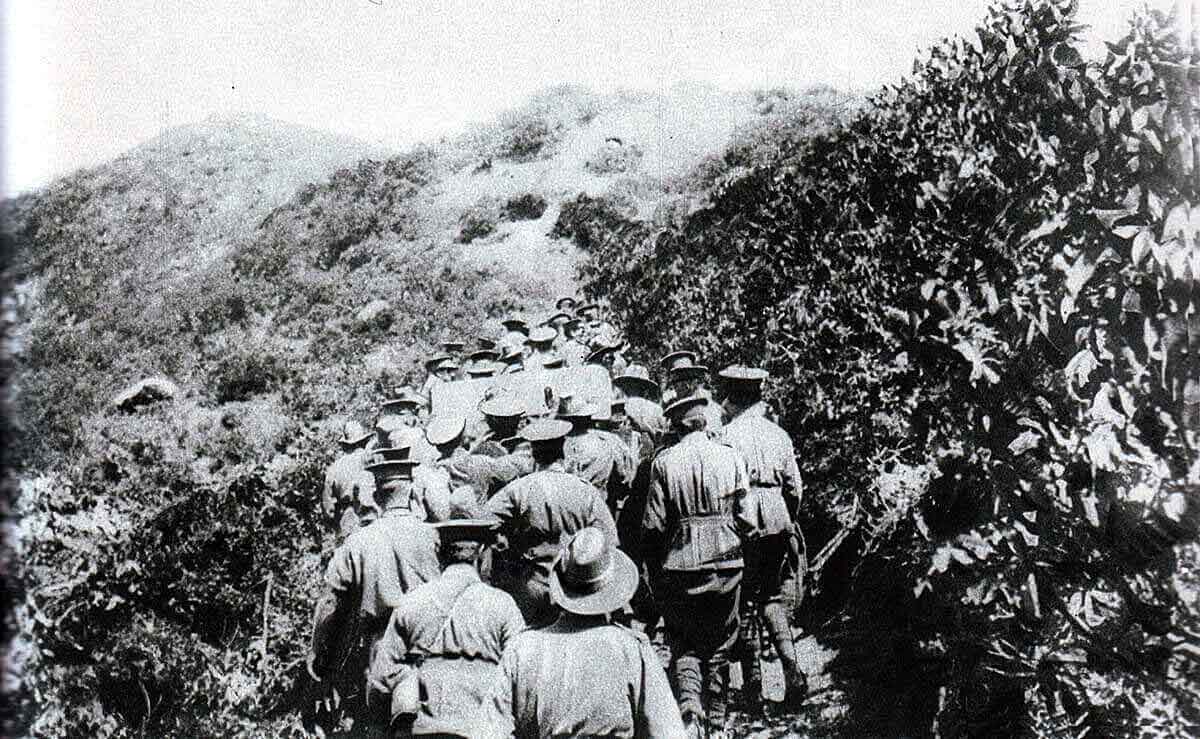 Australian troops hauling up the cliff the one 18 pounder field gun to be landed on 25th April 1915 at Anzac Cove on Gallipoli: Gallipoli Part III, ANZAC landing on 25th April 1915 in the First World War