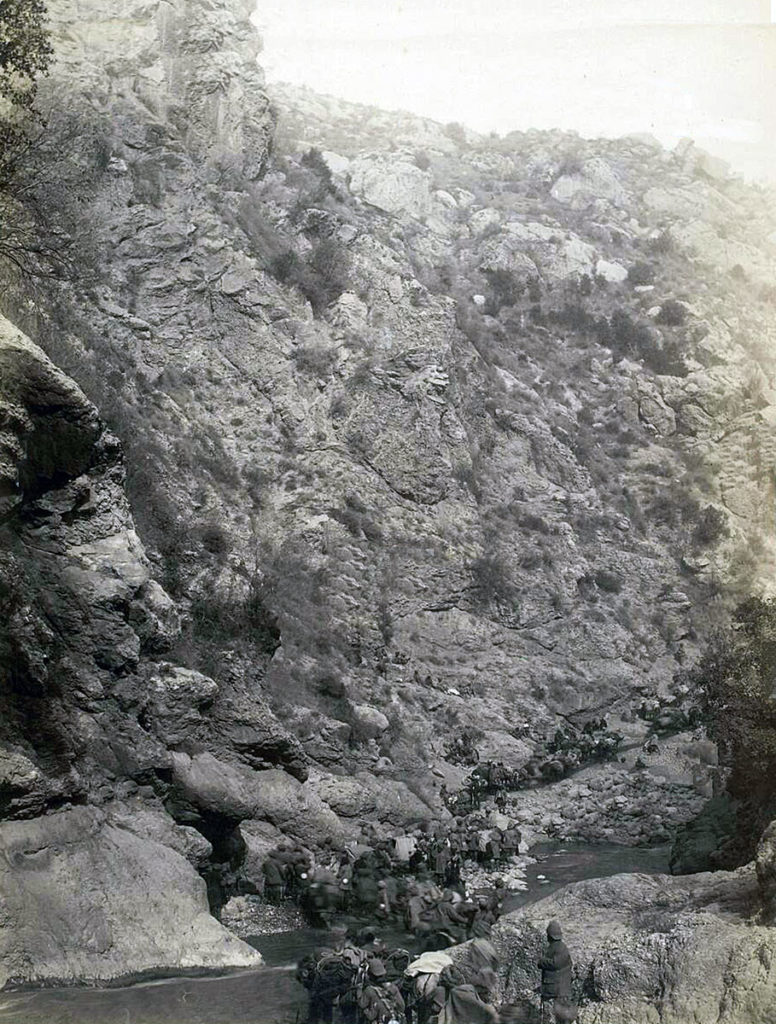 British troops in the Dwatoi Defile: Tirah on the North-West Frontier of India 1897