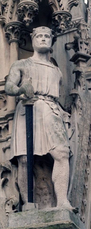 Statue of Simon de Montfort on the Clocktower in Leicester: Battle of Evesham on 4th August 1265 in the Second Barons' War